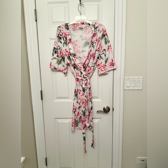 Show Me Your MuMu Robe - Picture 3 of 5